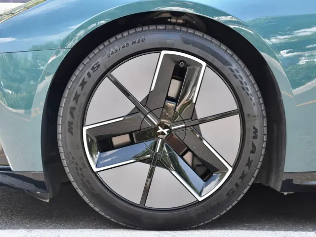 Xpeng P7 — Фото автомобиля 7