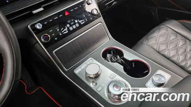 Genesis GV80 — Фото автомобиля 9