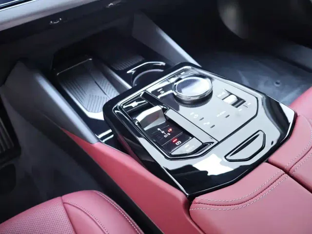 BMW 5 Series — Фото автомобиля 12