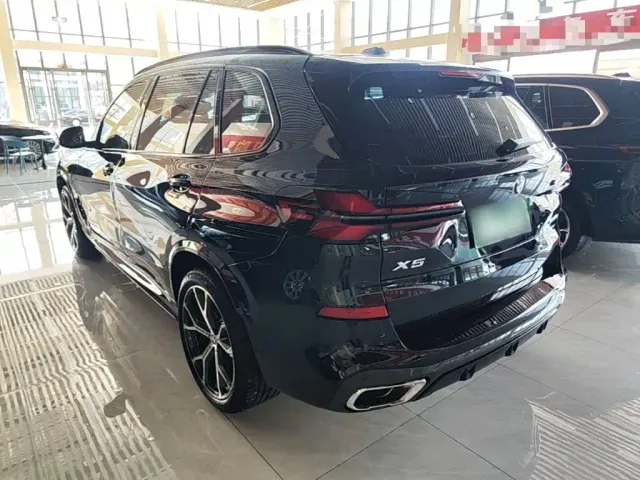 BMW X5 — Фото автомобиля 4
