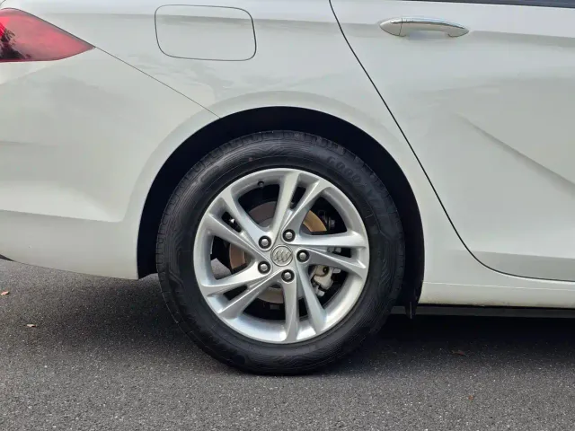 Buick Regal — Фото автомобиля 22