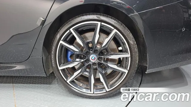 BMW 8-Series — Фото автомобиля 16