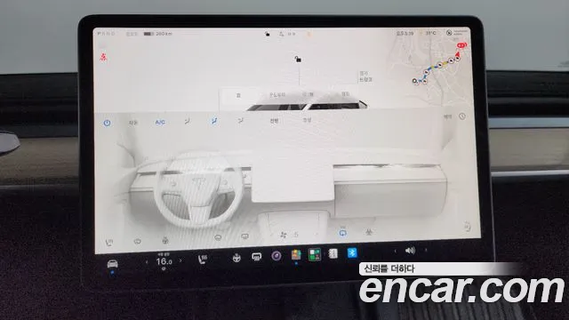 Tesla Model Y — Фото автомобиля 8