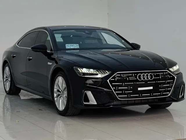 Audi A7L — Фото автомобиля 2