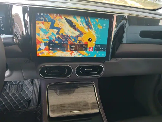 Leapmotor C11 — Фото автомобиля 9