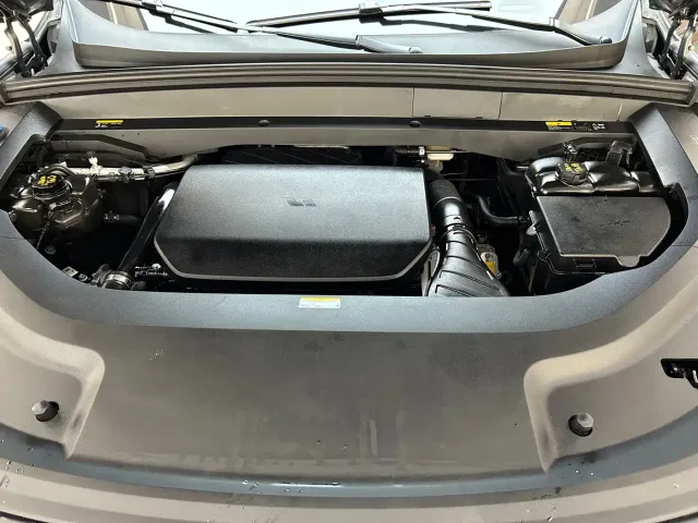 Li Auto L8 — Фото автомобиля 9