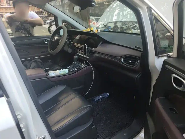 GAC Trumpchi M6 — Фото автомобиля 19