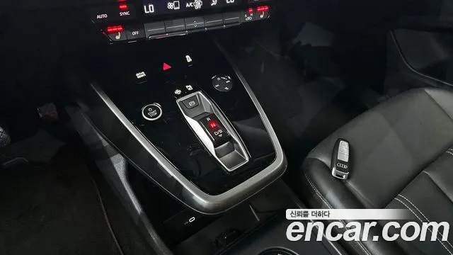 Audi Q4 e-tron — Фото автомобиля 9