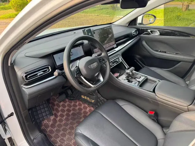 Geely Emgrand — Фото автомобиля 20