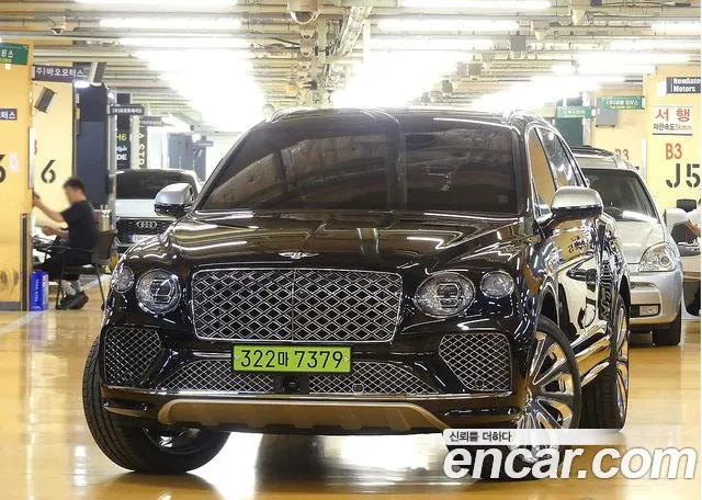 Bentley Bentayga — Фото автомобиля 3