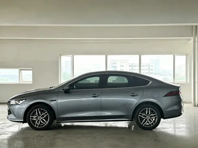 BYD Qin PLUS — Фото автомобиля 3