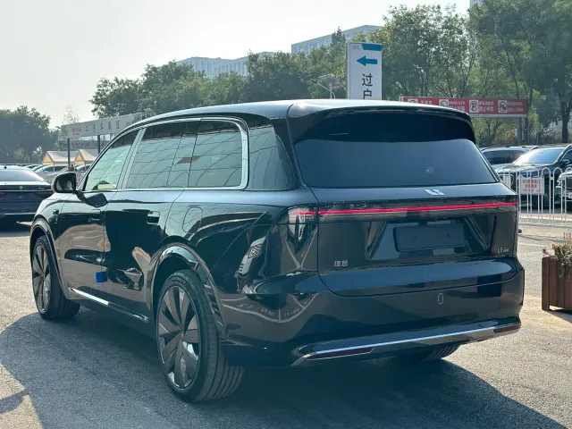 Li Auto L9 — Фото автомобиля 6