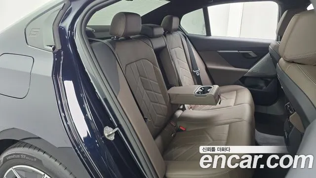 BMW 5-Series — Фото автомобиля 11