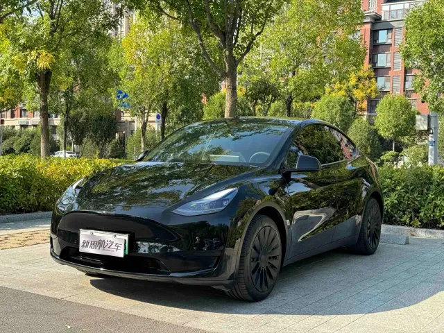 Фотография автомобиля — Tesla Model Y
