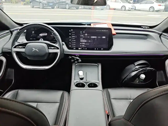 Xpeng P7 — Фото автомобиля 9