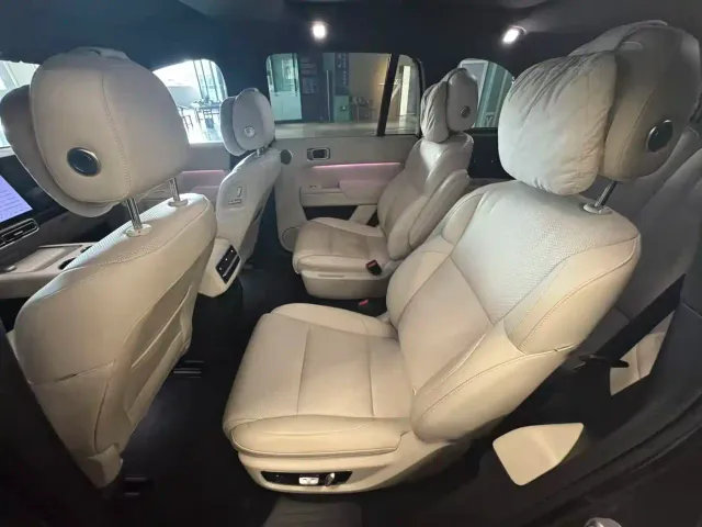 Li Auto L8 — Фото автомобиля 7