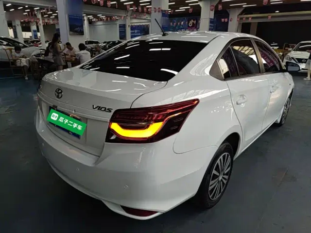 Toyota Vios — Фото автомобиля 6