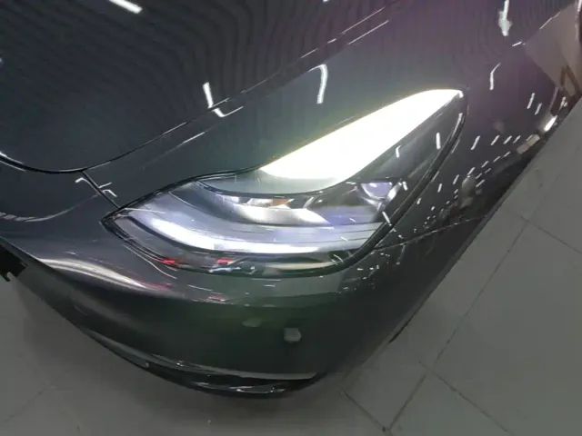 Tesla Model Y — Фото автомобиля 23