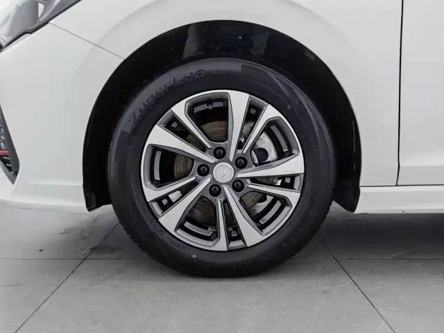 Changan Eado — Фото автомобиля 17