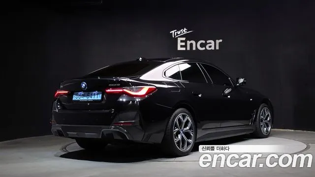 BMW i4 — Фото автомобиля 2