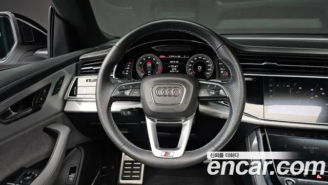 Audi Q8 55 TFSI quattro Premium — Фото автомобиля 13