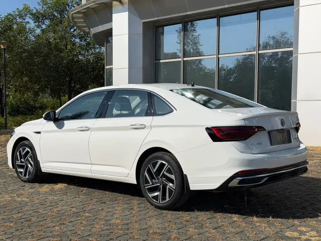 Volkswagen Sagitar — Фото автомобиля 6