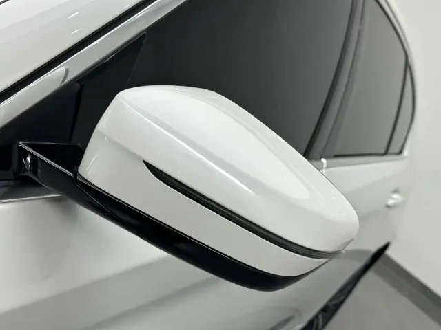 BMW 5 Series — Фото автомобиля 21