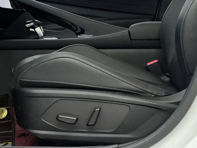 Hyundai Elantra — Фото автомобиля 19