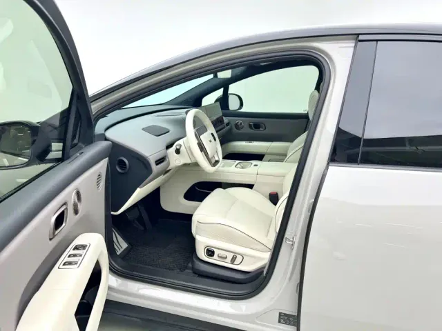 Li Auto i6 — Фото автомобиля 11