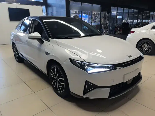 Xpeng P5 — Фото автомобиля 3