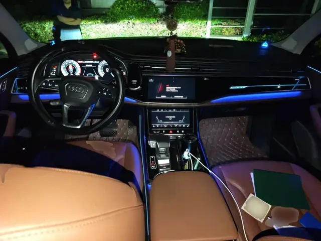 Audi Q7 — Фото автомобиля 10