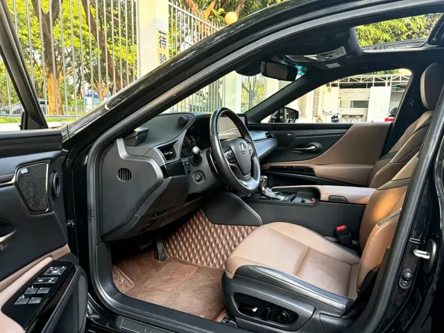 Lexus ES — Фото автомобиля 7