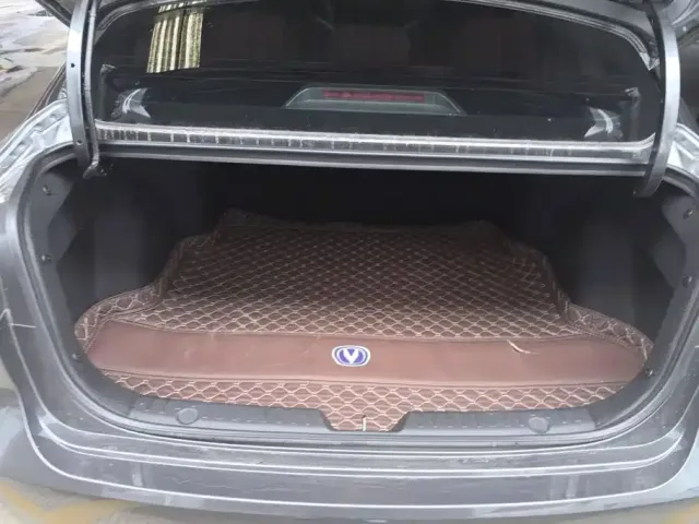 Changan Eado — Фото автомобиля 4