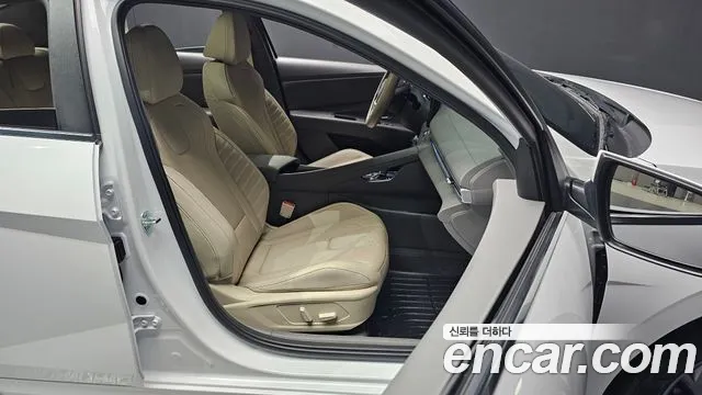 Hyundai Avante CN7 — Фото автомобиля 10