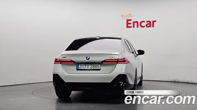 BMW 5-Series 5 серия (G60) 530i xDrive M Sport Pro Special Edition — Фото автомобиля 3