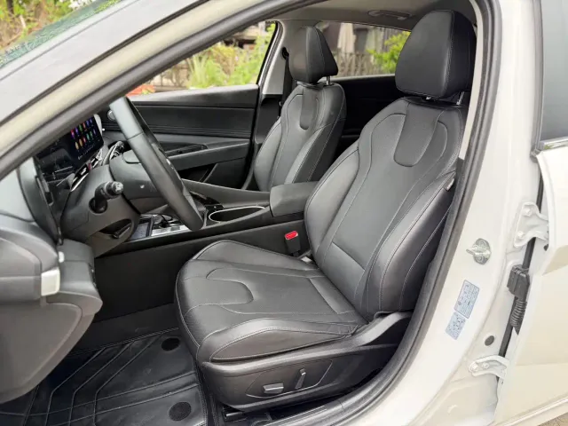 Hyundai Elantra — Фото автомобиля 14