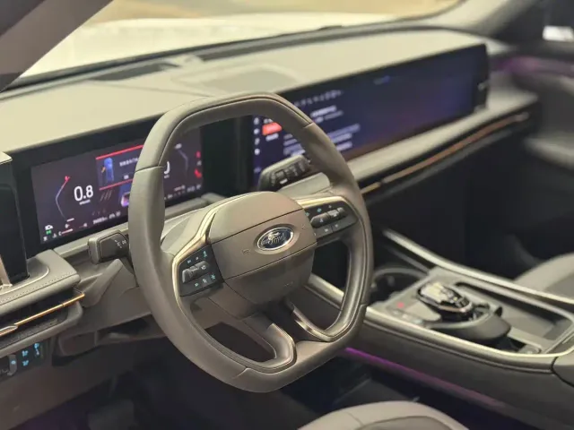Ford Edge — Фото автомобиля 5