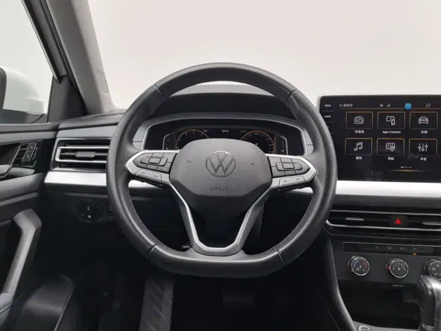 Volkswagen Lavida — Фото автомобиля 11
