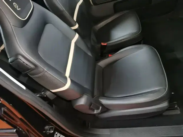 Baojun KiWi EV — Фото автомобиля 24