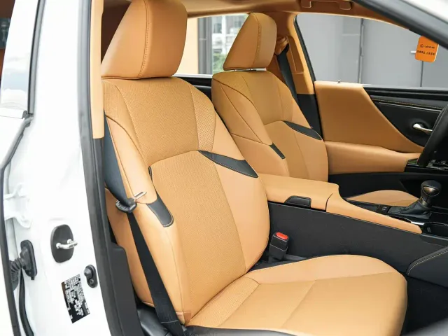 Lexus ES — Фото автомобиля 12