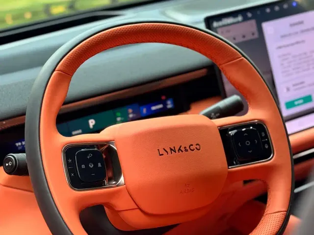 Lynk & Co 900 — Фото автомобиля 19