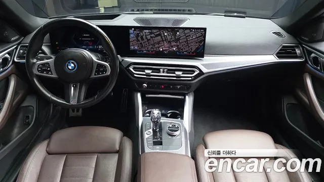 BMW i4 — Фото автомобиля 7