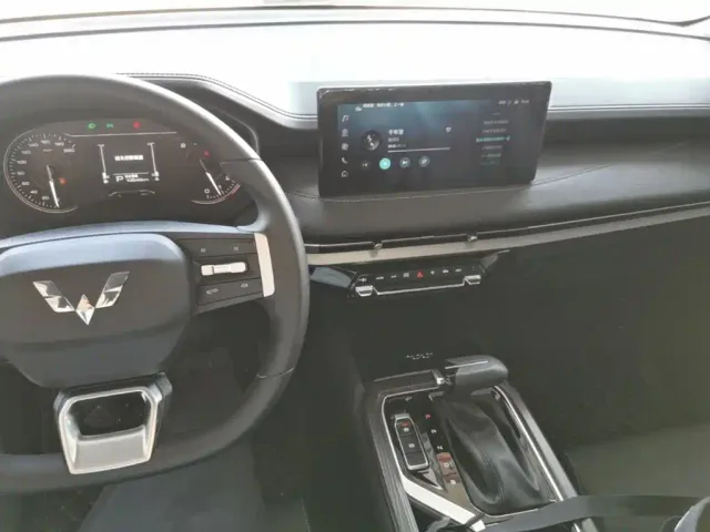 Wuling Jiachen — Фото автомобиля 9