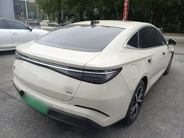 BYD Seal 07 DM-i — Фото автомобиля 6