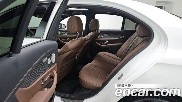 Mercedes-Benz E-Class E-класс W213 E350 4MATIC Exclusive — Фото автомобиля 19
