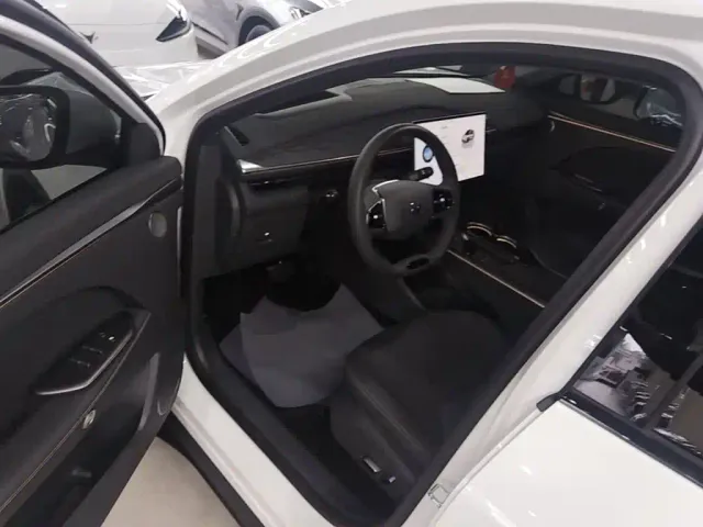Arcfox Alpha T5 — Фото автомобиля 14