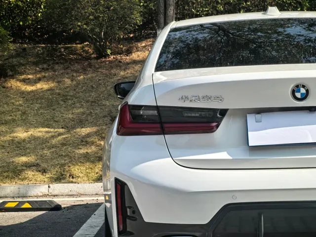 BMW 3 Series — Фото автомобиля 9