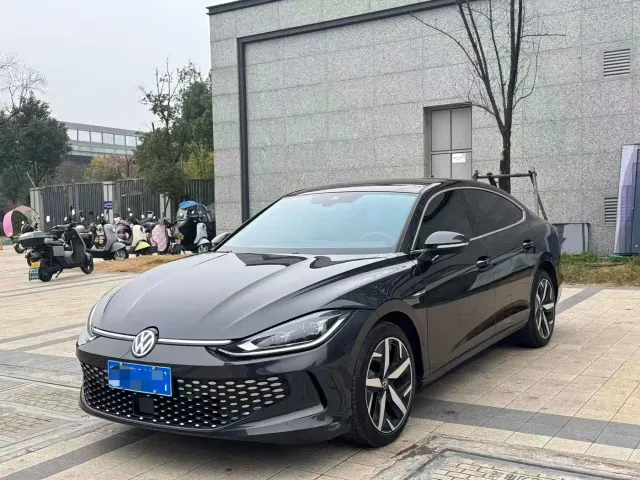 Фотография автомобиля — Volkswagen Lamando