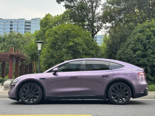 Zhijie Luxeed R7 2026 Range Extender Max+ — Фото автомобиля 4
