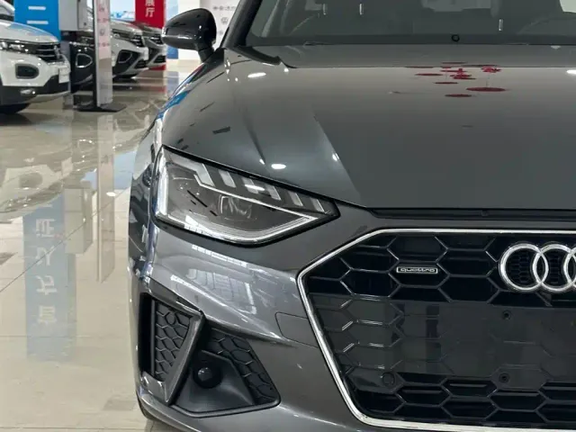 Audi A4L — Фото автомобиля 13